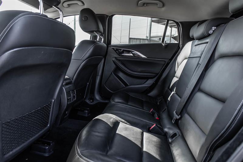 infiniti QX30 2018 - 29