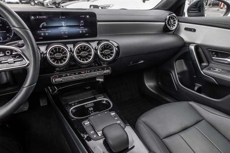 mercedes-benz CLA250 2023 - 30