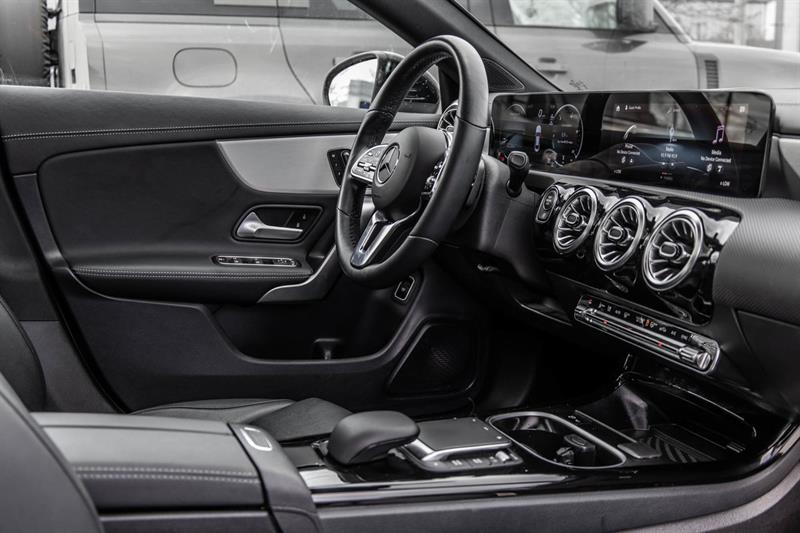 mercedes-benz CLA250 2023 - 42