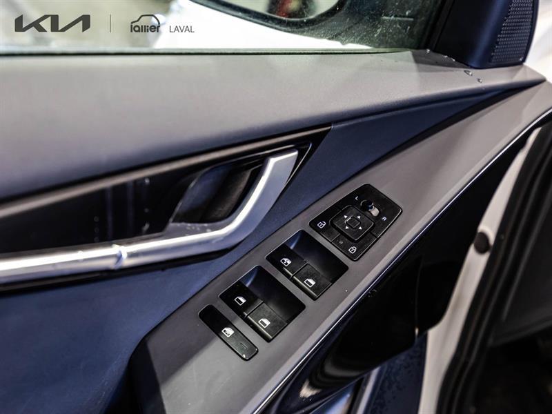 2025 Kia Niro - Image 11