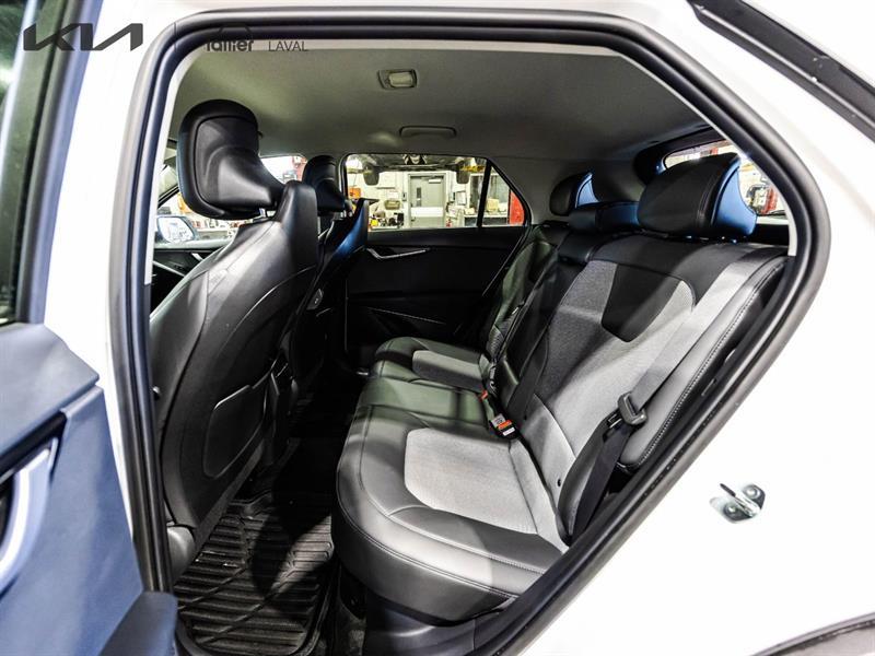 2025 Kia Niro - Image 13