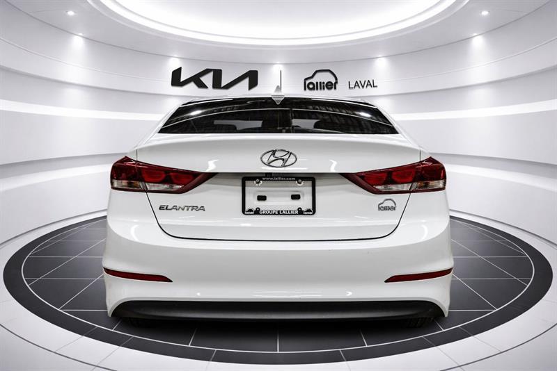 2018 Hyundai Elantra - Image 6