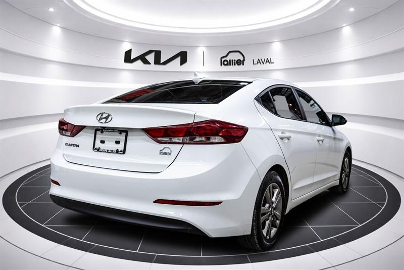 2018 Hyundai Elantra - Image 7