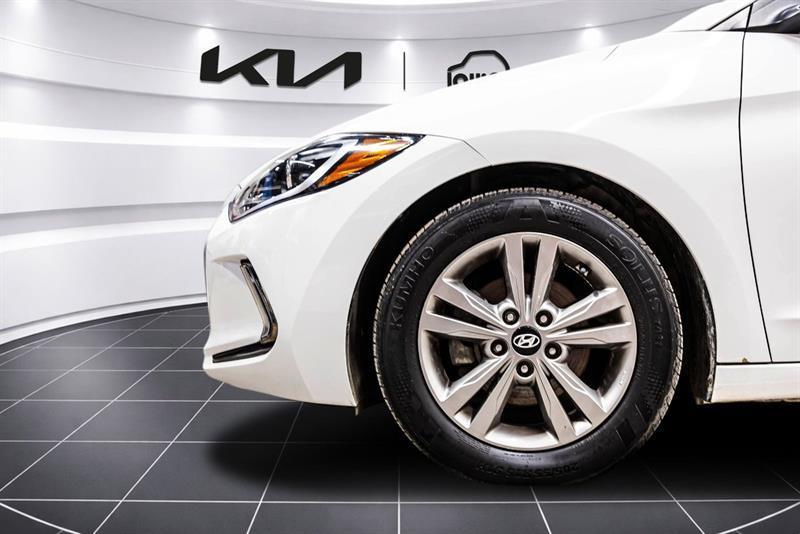 2018 Hyundai Elantra - Image 10