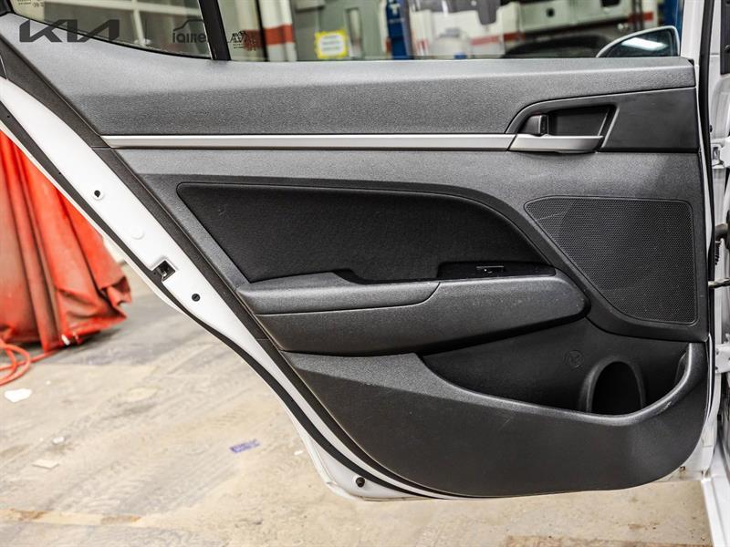 2018 Hyundai Elantra - Image 12