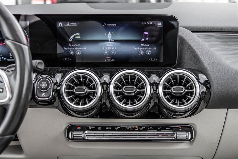 2022 Mercedes-Benz GLA - Image 38