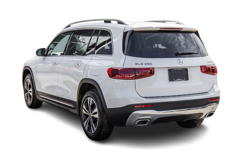 2025 Mercedes-Benz GLB - Image 10