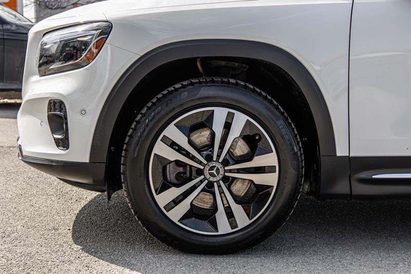 2025 Mercedes-Benz GLB - Image 12