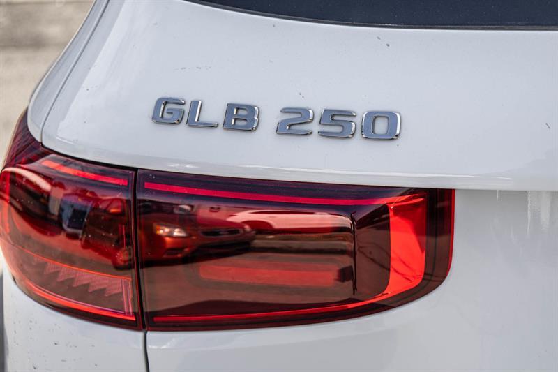 2025 Mercedes-Benz GLB - Image 14