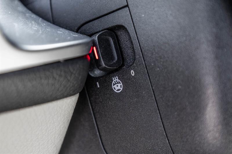 2025 Mercedes-Benz GLB - Image 25