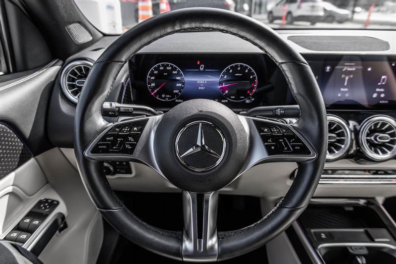 2025 Mercedes-Benz GLB - Image 26