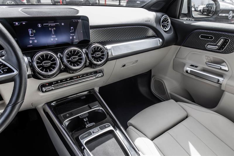 2025 Mercedes-Benz GLB - Image 31