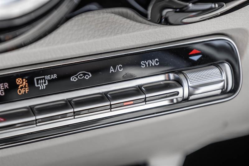 2025 Mercedes-Benz GLB - Image 34