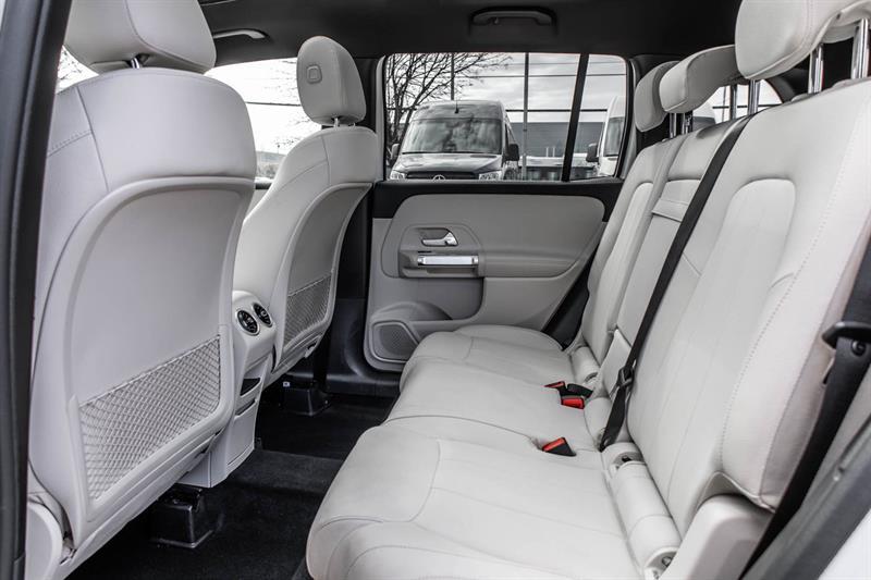 2025 Mercedes-Benz GLB - Image 39