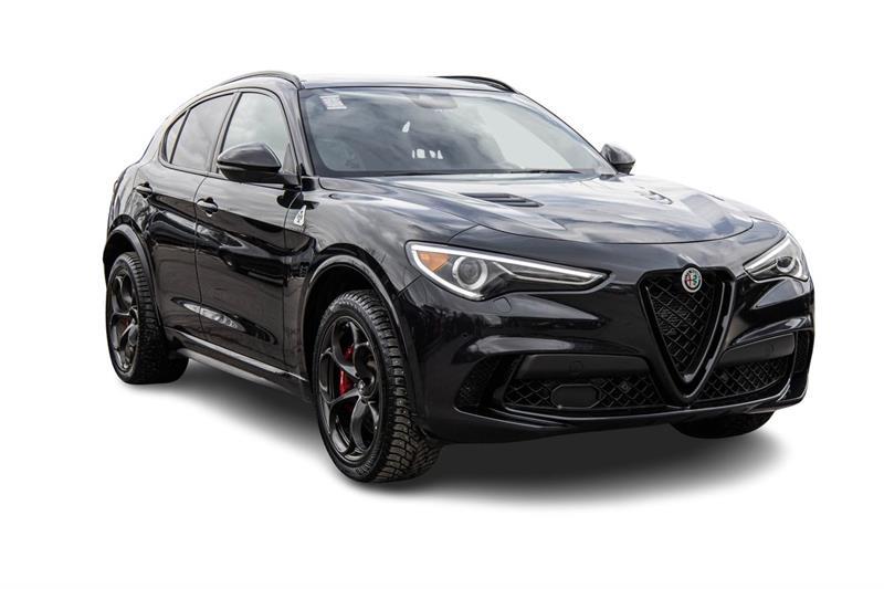 2022 Alfa Romeo Stelvio - Image 4