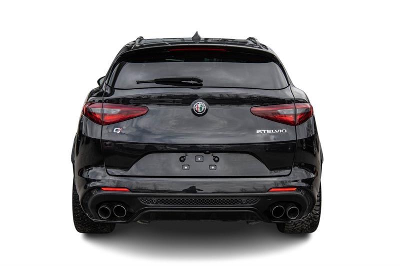 2022 Alfa Romeo Stelvio - Image 8