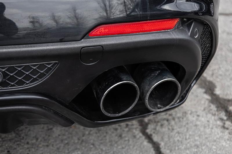 2022 Alfa Romeo Stelvio - Image 16