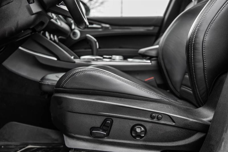 2022 Alfa Romeo Stelvio - Image 18