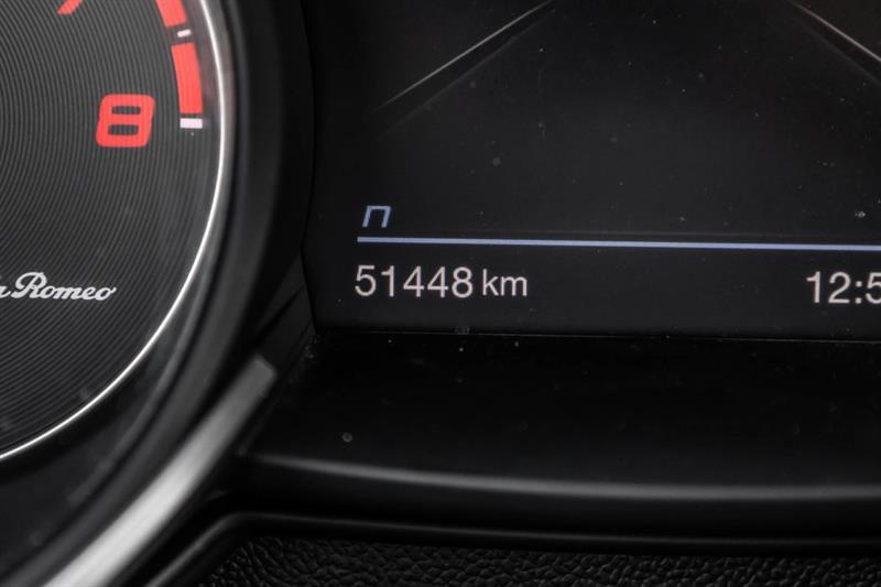 2022 Alfa Romeo Stelvio - Image 24