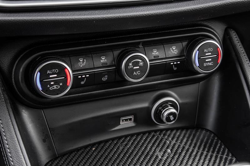 2022 Alfa Romeo Stelvio - Image 28