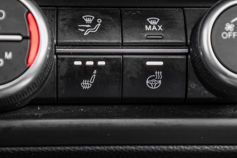 2022 Alfa Romeo Stelvio - Image 29