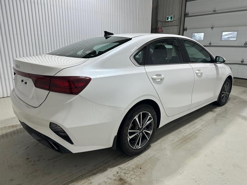 2022 Kia Forte - Image 7