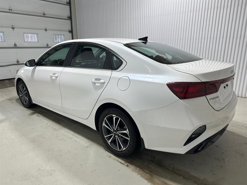 2022 Kia Forte - Image 11