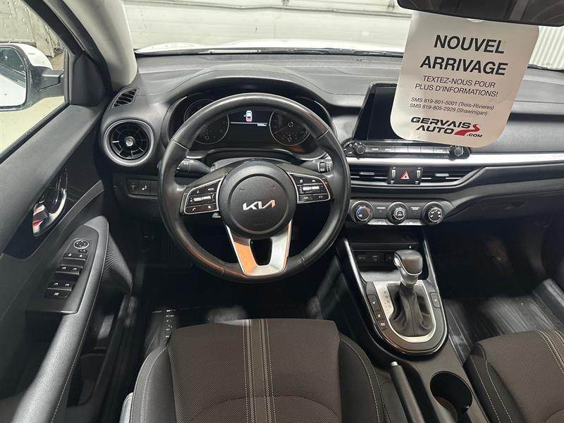 2022 Kia Forte - Image 15