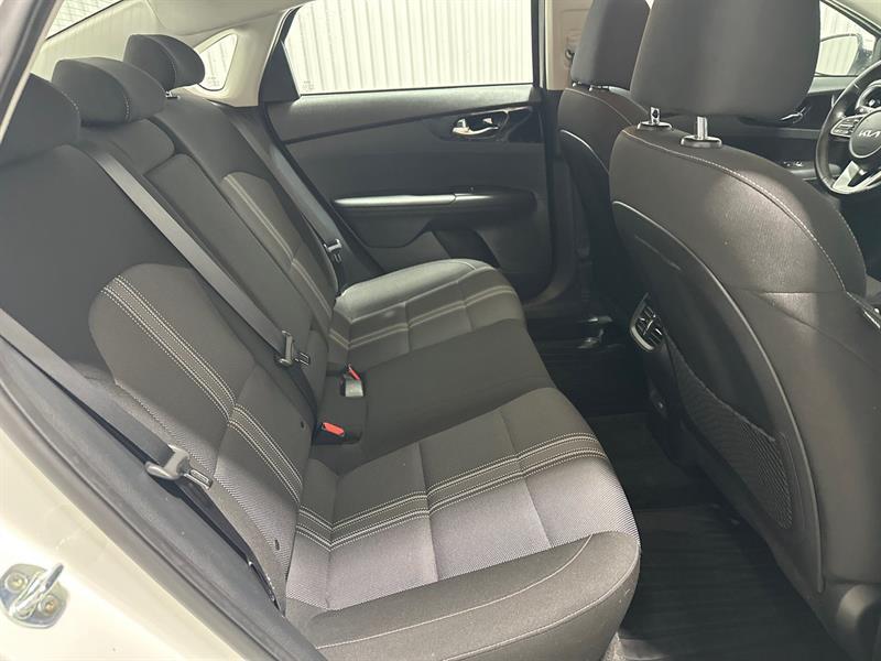 2022 Kia Forte - Image 17