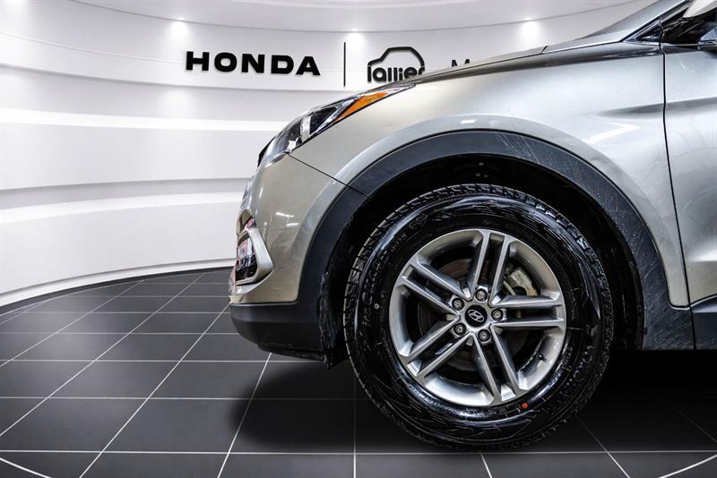 2017 Hyundai Santa Fe - Image 10