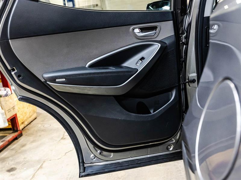 2017 Hyundai Santa Fe - Image 12