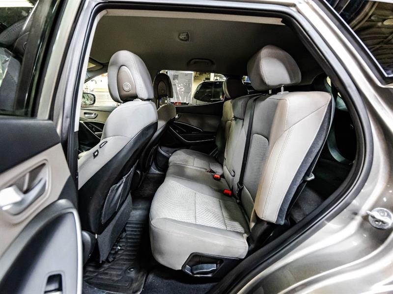 2017 Hyundai Santa Fe - Image 13