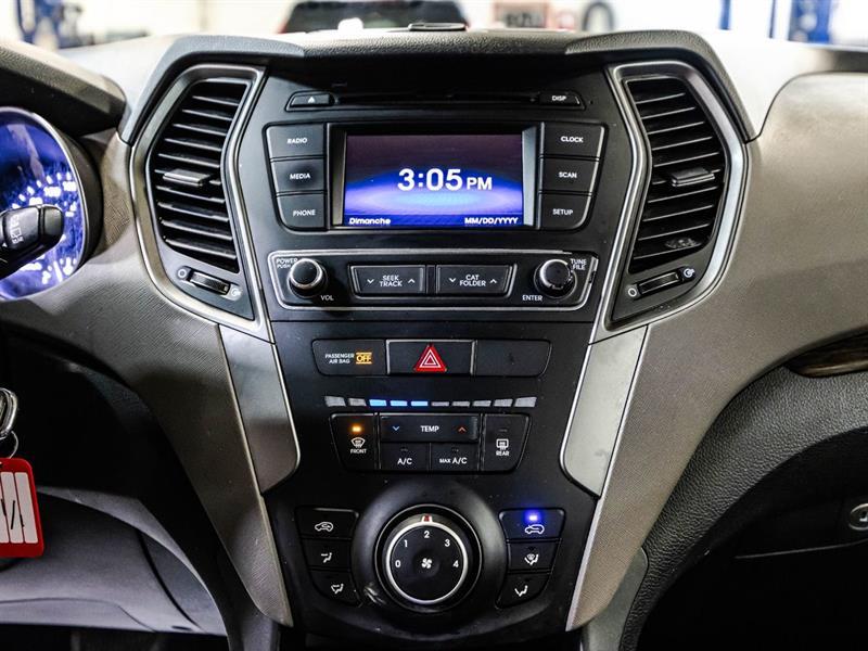 2017 Hyundai Santa Fe - Image 23