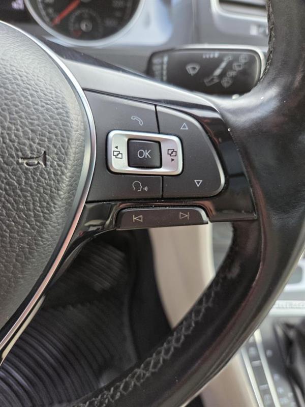 2017 Volkswagen Golf - Image 19