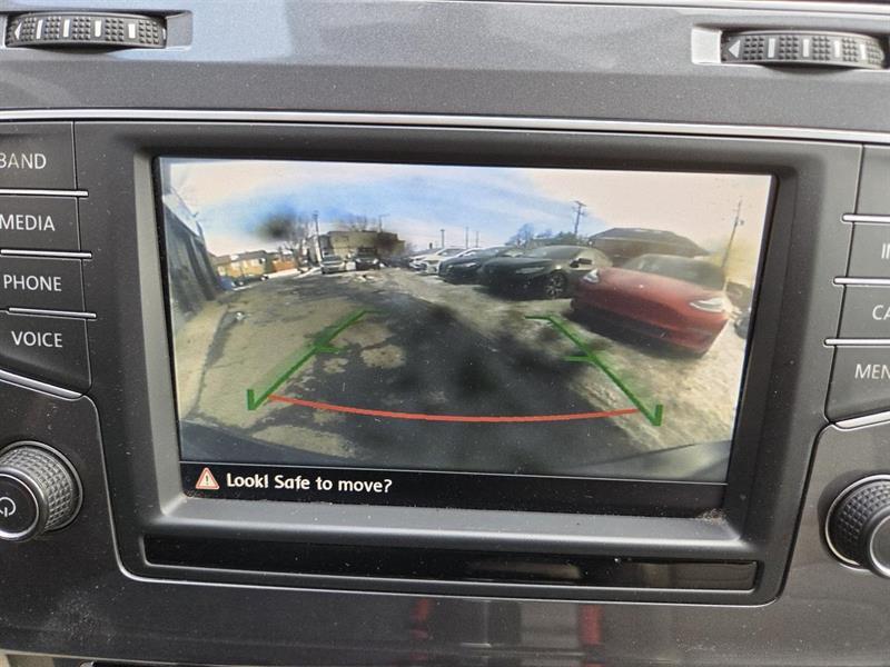 2017 Volkswagen Golf - Image 23