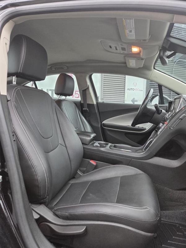2014 Chevrolet Volt - Image 11