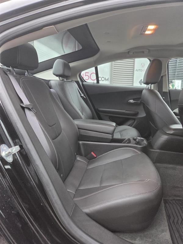 2014 Chevrolet Volt - Image 12