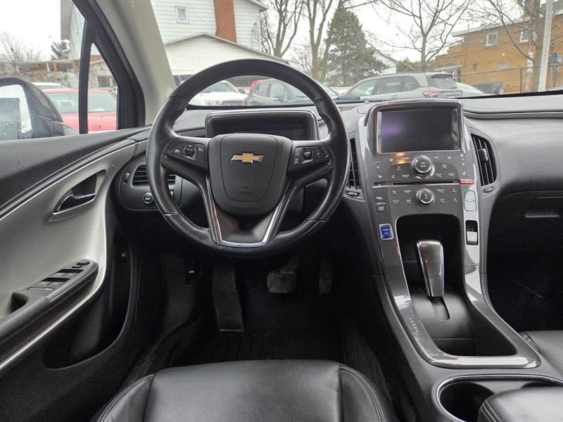 2014 Chevrolet Volt - Image 14