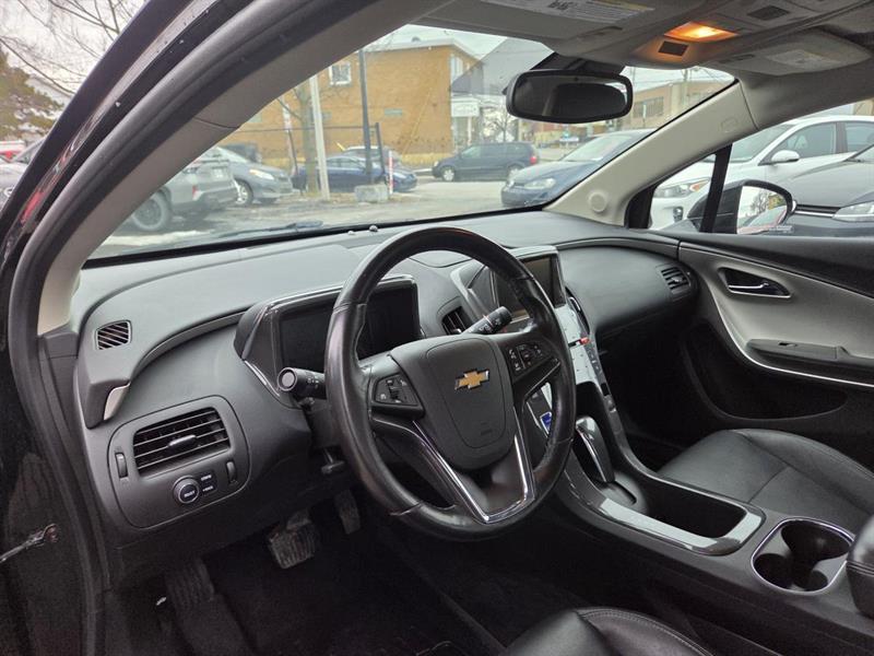 2014 Chevrolet Volt - Image 15