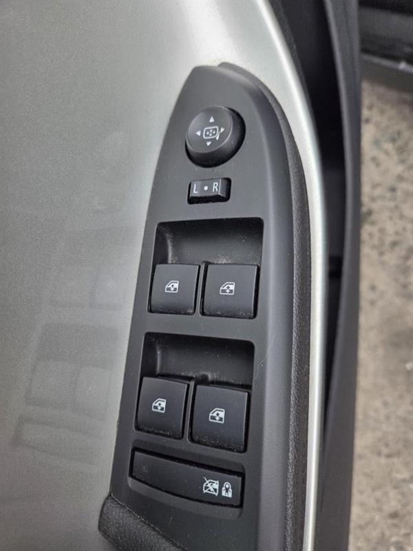 2014 Chevrolet Volt - Image 17