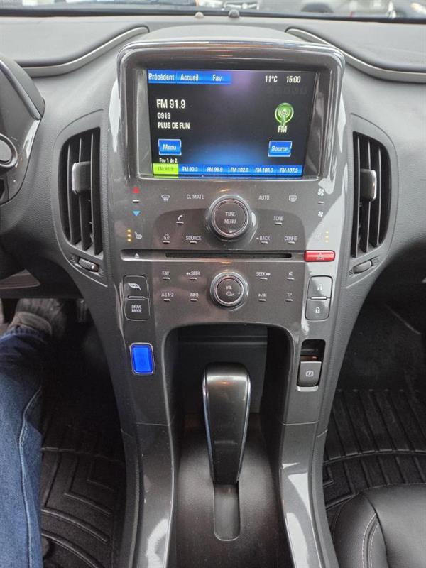 2014 Chevrolet Volt - Image 20