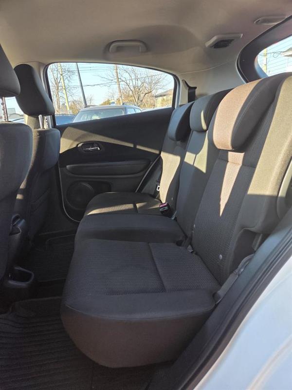 2016 Honda HR-V - Image 13