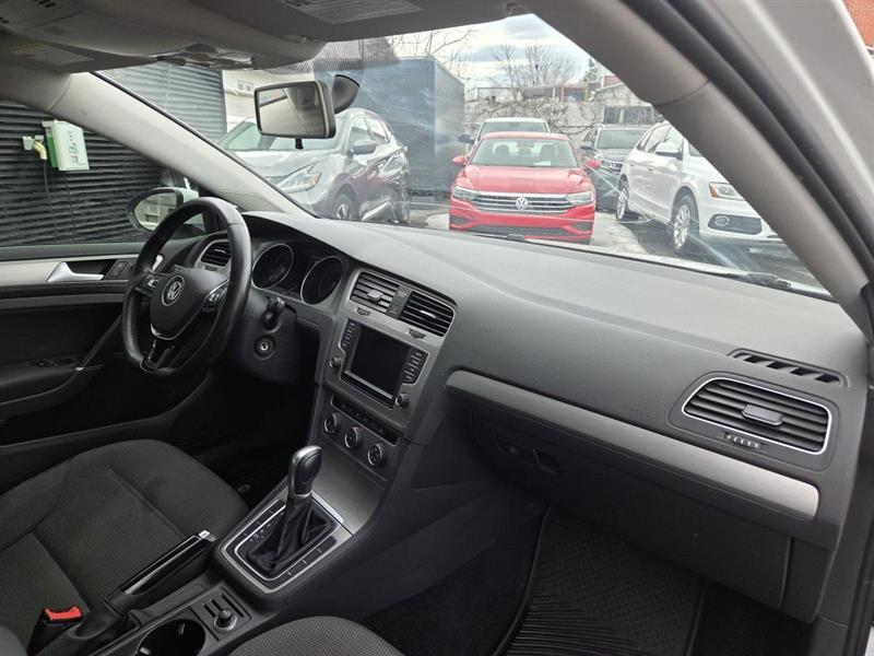 2016 Volkswagen Golf - Image 10