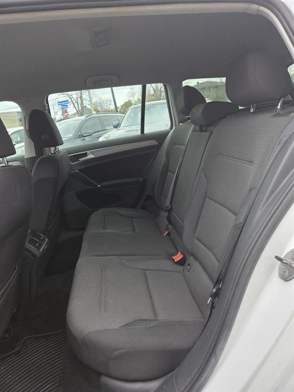 2016 Volkswagen Golf - Image 13