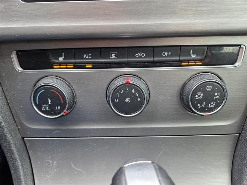 2016 Volkswagen Golf - Image 21