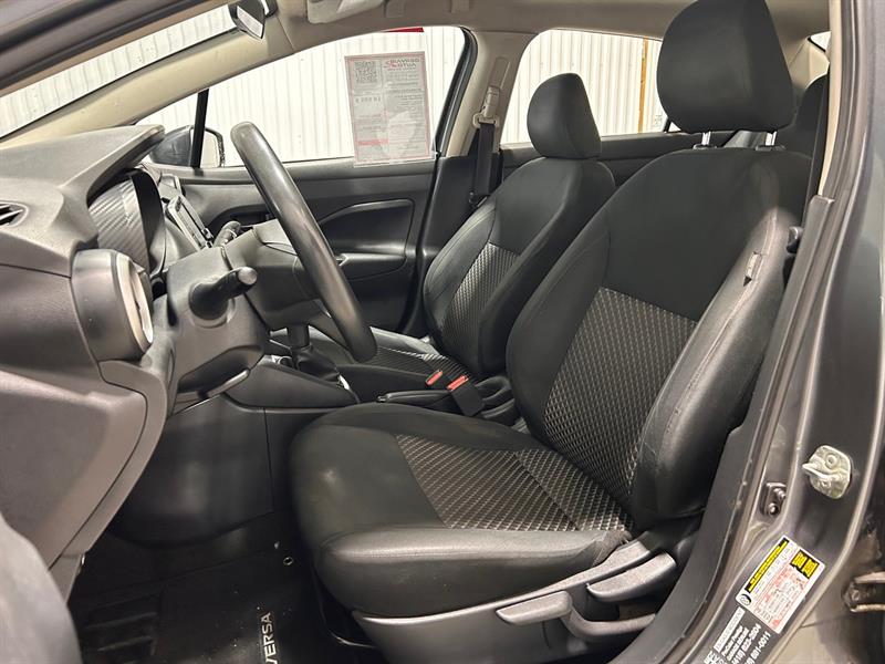 nissan Versa 2021 - 13
