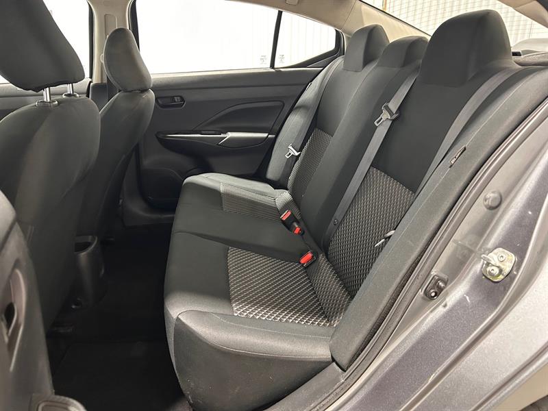 nissan Versa 2021 - 16