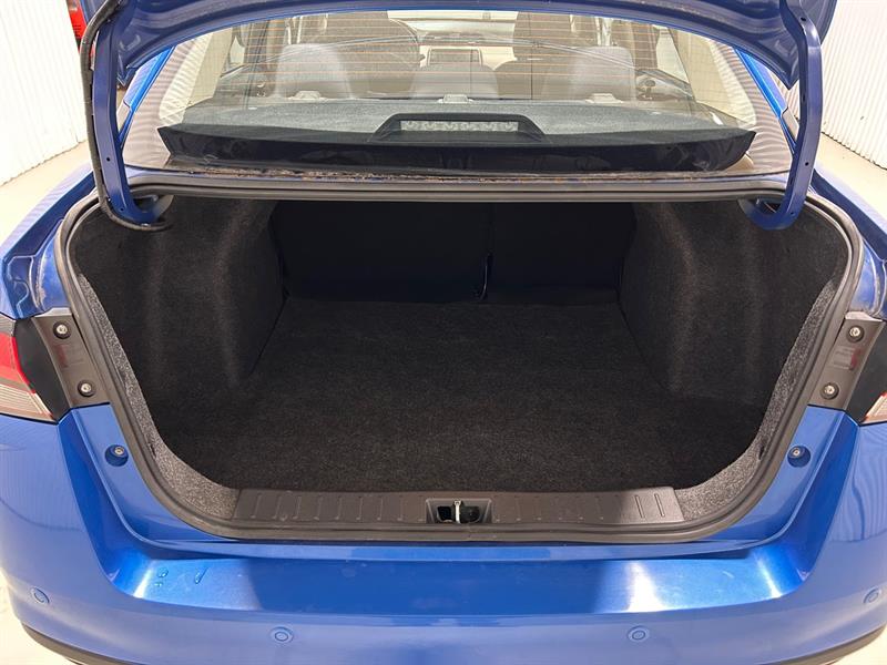 nissan Versa 2021 - 17