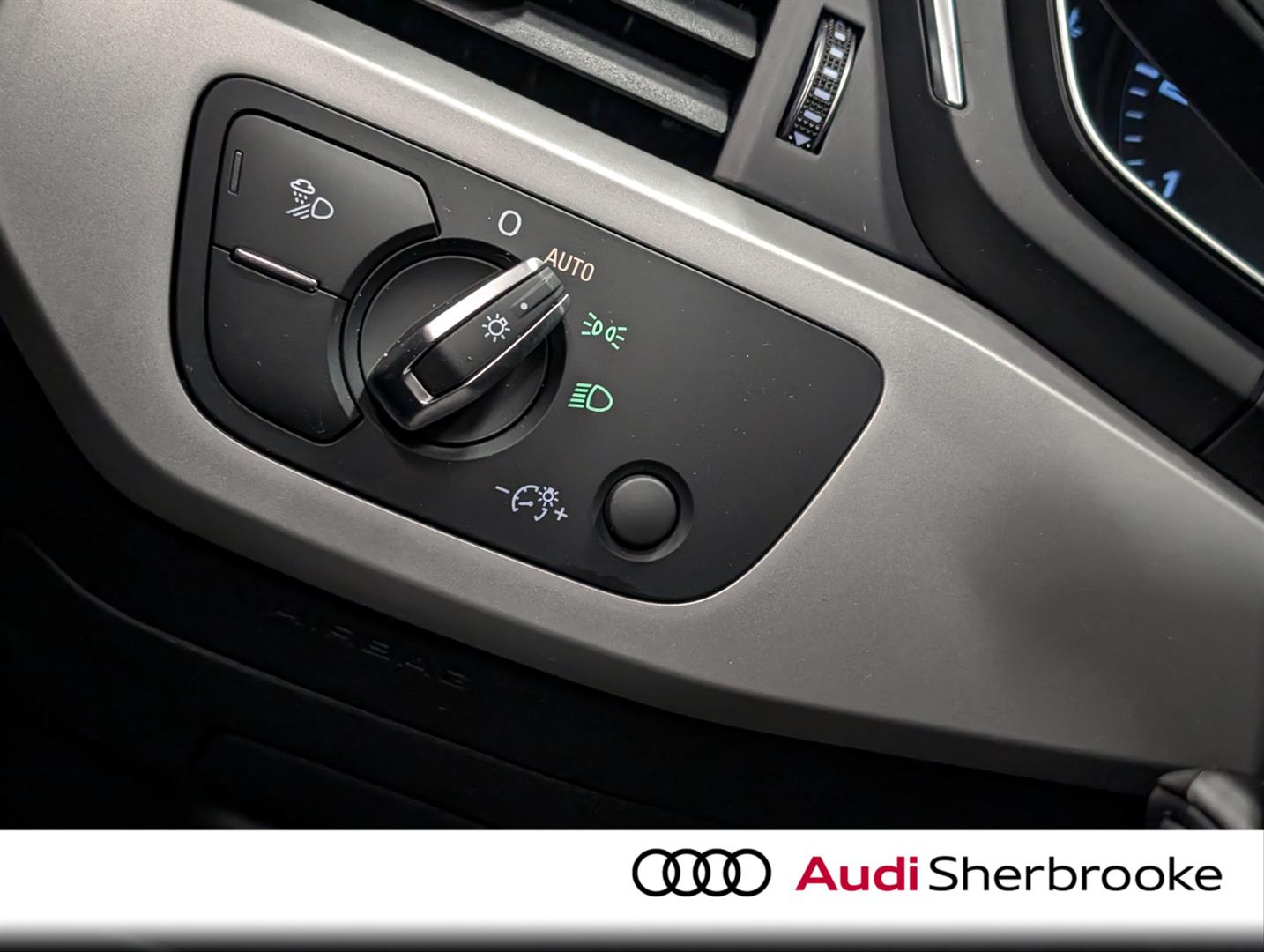 audi berline A4 2021 - 23