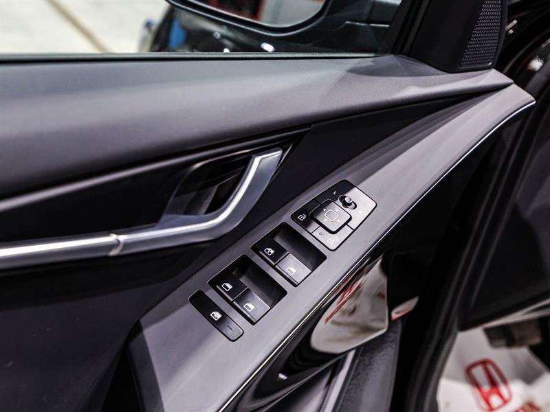 2023 Kia Niro - Image 12